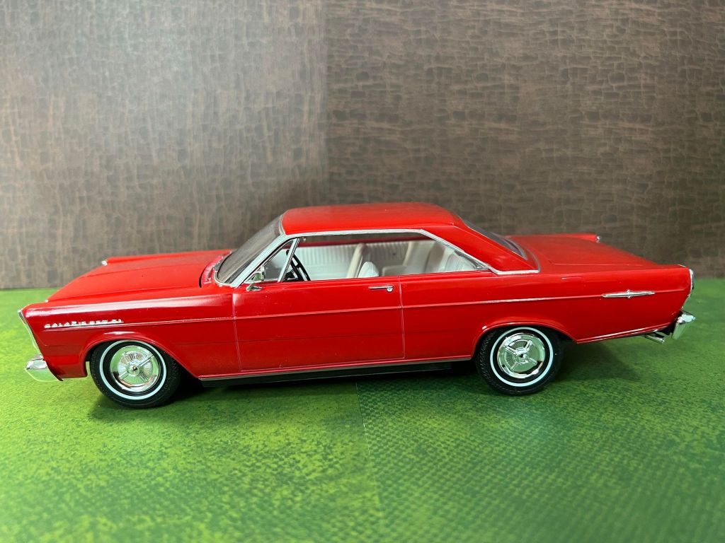 1965 Ford Galaxie 500 XL side