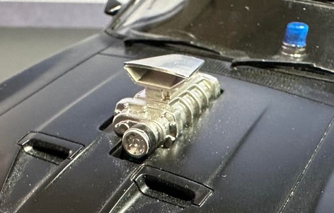 Max Max - The Road Warrior Ford Falcon X/B Interceptor 1/24 by Aoshima - engine