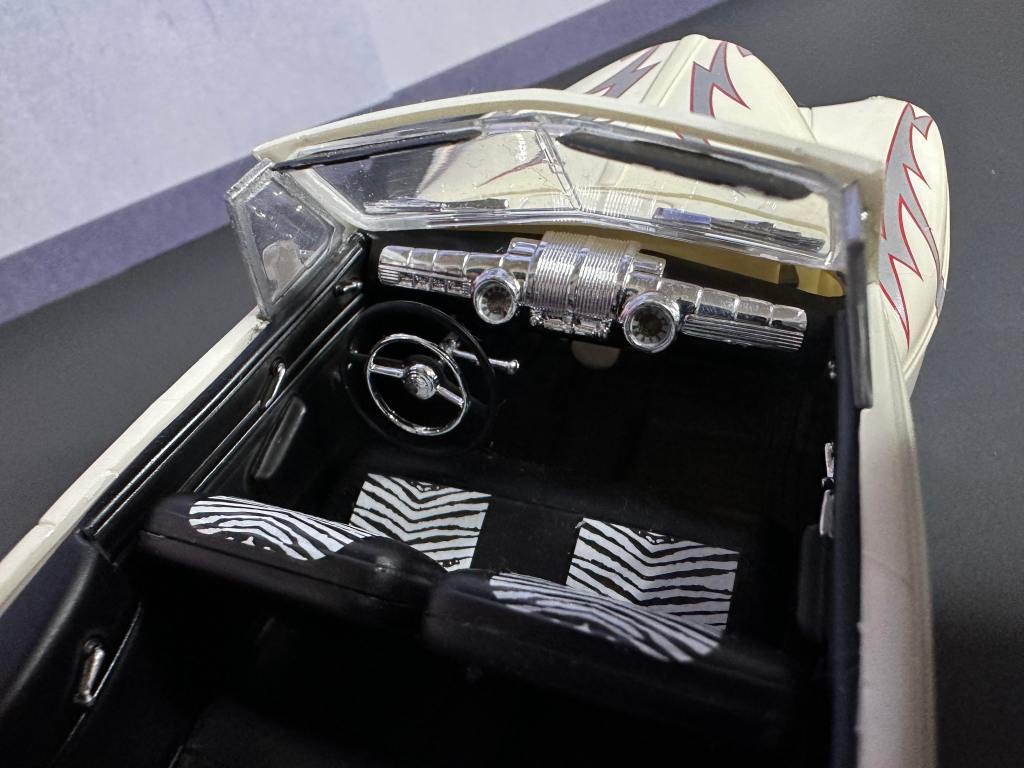 Revell 1948 Ford Convertible GREASED LIGHTNING model kit interior