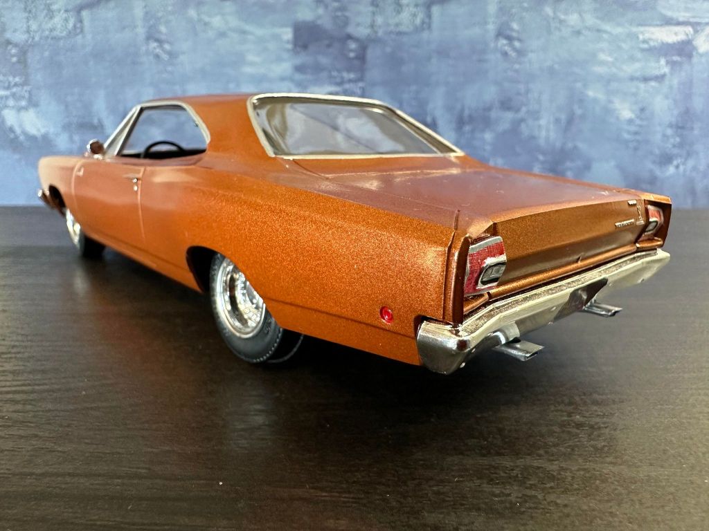 AMT 1968 Plymouth Roadrunner Hemi - bronze